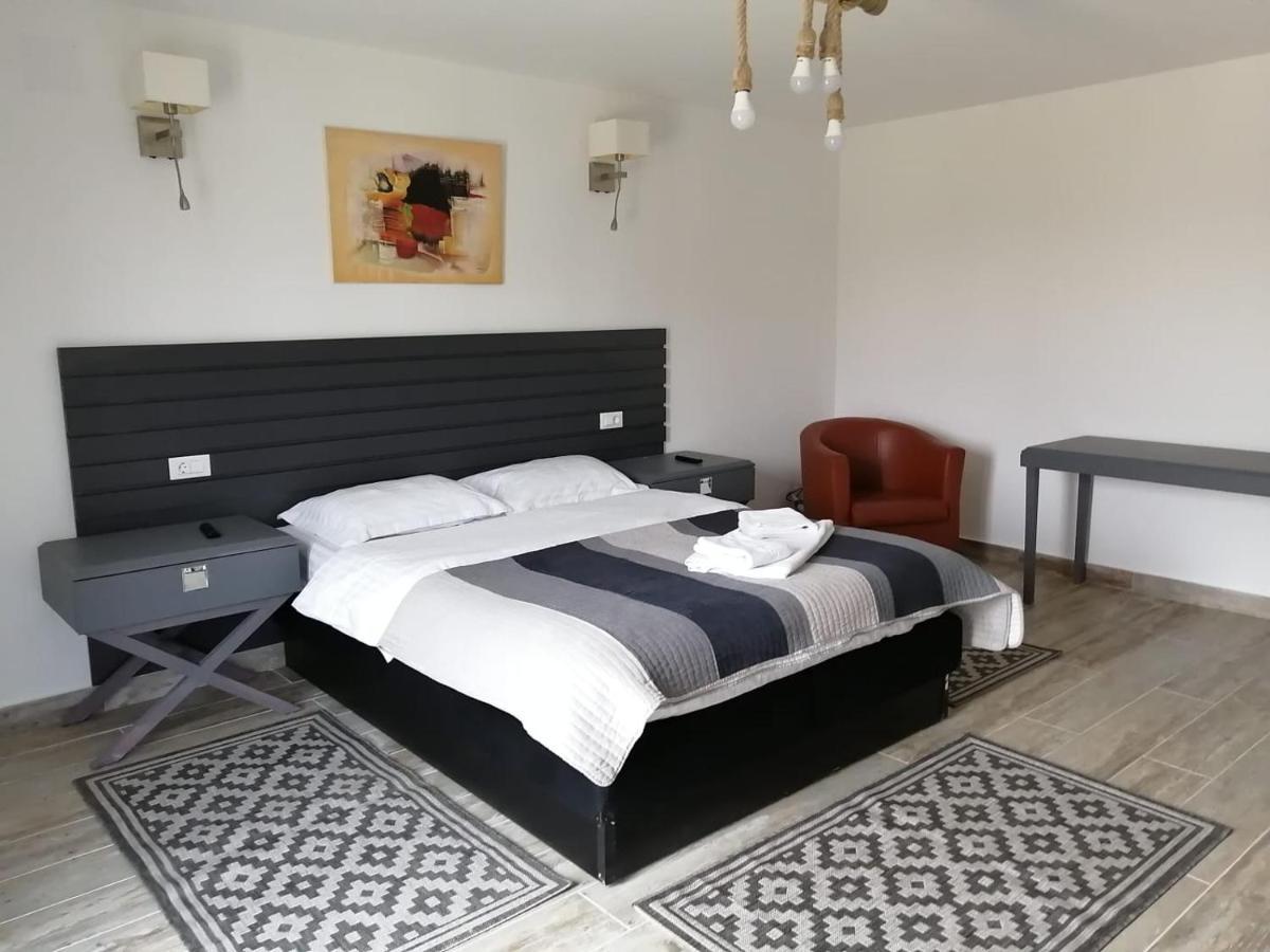 Casa Elis Piscina, Jacuzzy , Sauna, Ciubar Merei ภายนอก รูปภาพ
