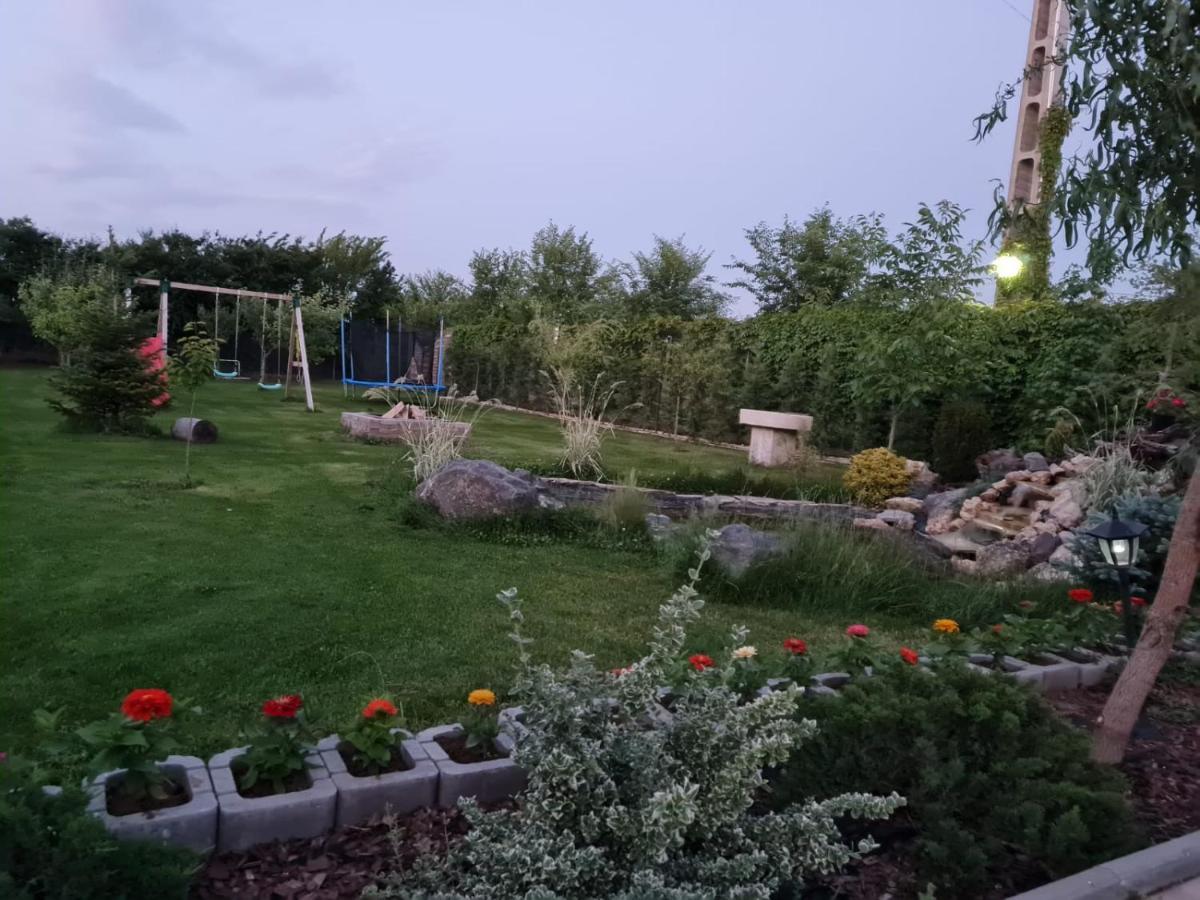 Casa Elis Piscina, Jacuzzy , Sauna, Ciubar Merei ภายนอก รูปภาพ