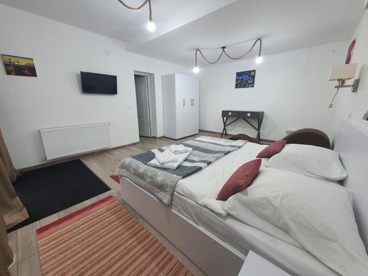 Casa Elis Piscina, Jacuzzy , Sauna, Ciubar Merei ภายนอก รูปภาพ