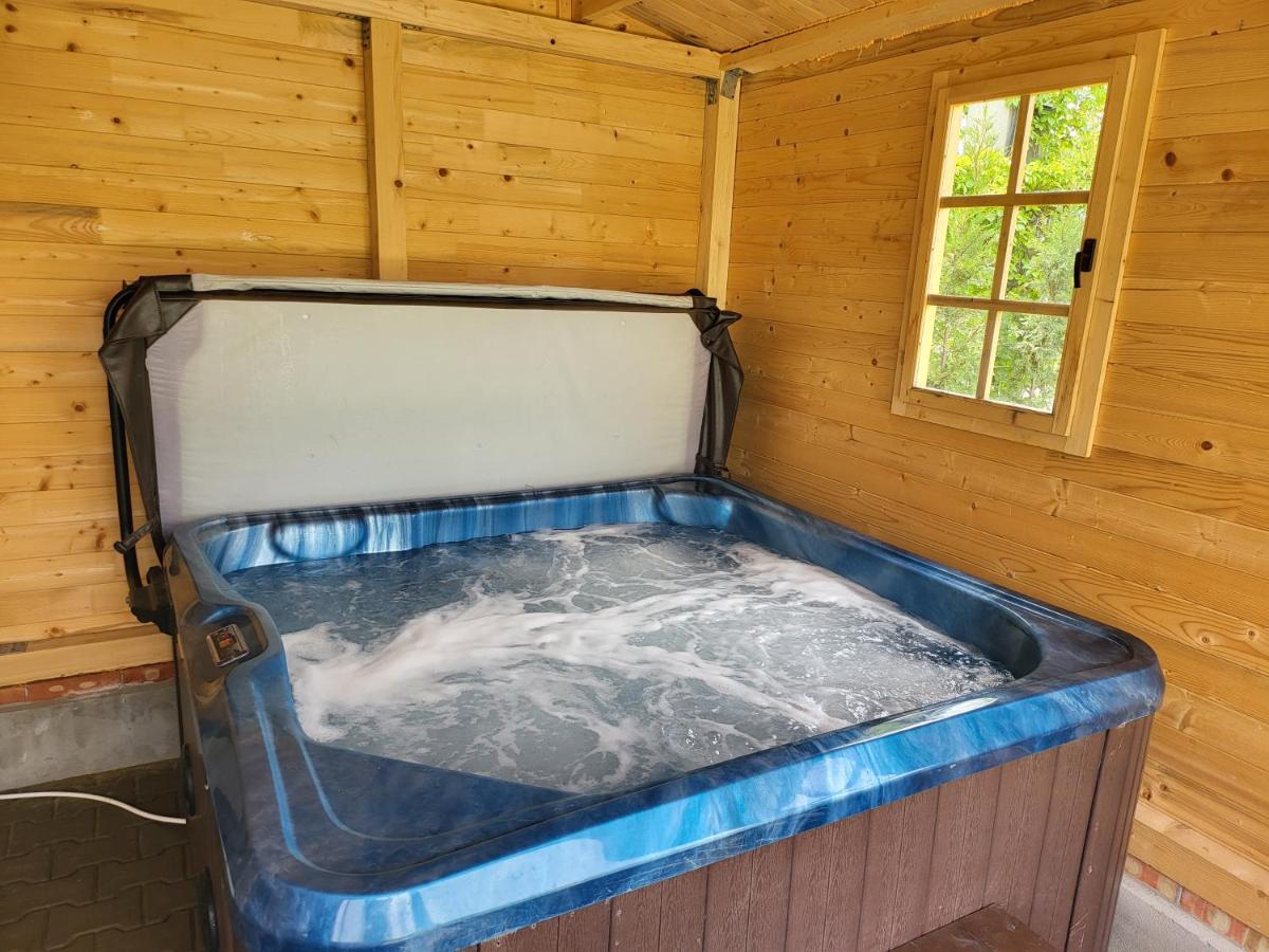 Casa Elis Piscina, Jacuzzy , Sauna, Ciubar Merei ภายนอก รูปภาพ